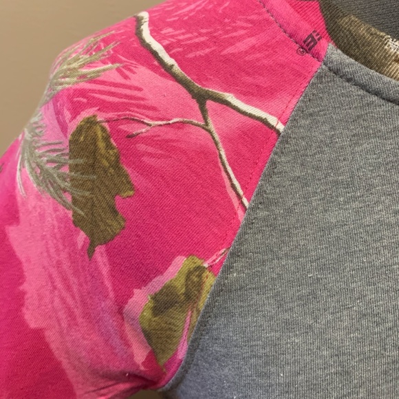 Adult Small Realtree Long-Sleeved Tee - Picture 6 of 7